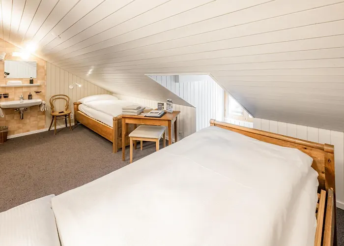 Nest- Und Bietschhorn Han/Misafirhane Blatten (Lotschen)