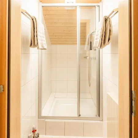 Nest- Und Bietschhorn 宾馆 3*